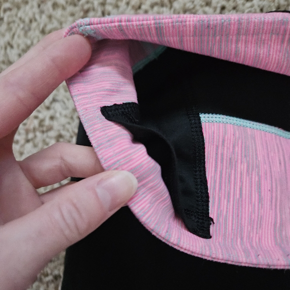 Lululemon Breathe Easy Crop Leggings Black/Pink - size 6 - Picture 7 of 13